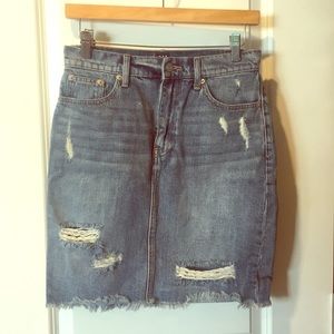 Gap denim distressed skirt size 26” small